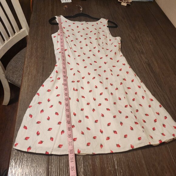 WAYF x Styled by COCO! Jayce Strawberry Print Linen Blend Dress NWT White Med - Picture 2 of 11
